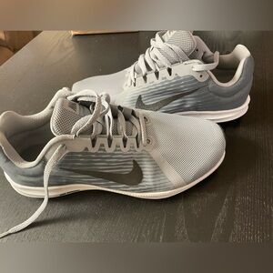 Nike Men's Athletic Gray Sneakers